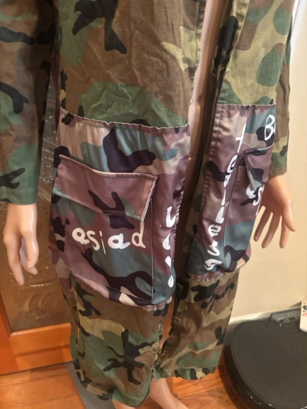 Camo Women's Camouflage Long Blazer Jacket with Graphic Pockets - Picture 7 of 8